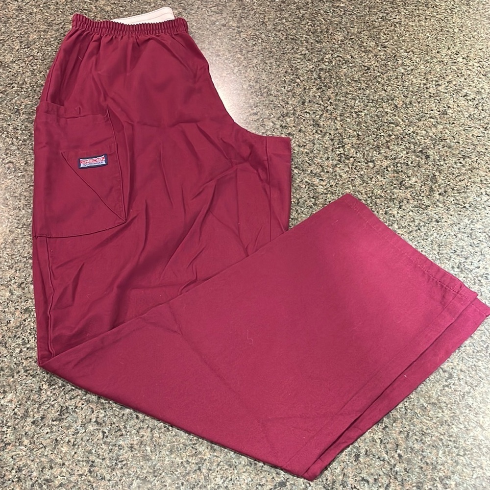 Cherokee Workwear wine color pull on cargo pant scrubs Elastic waist and pockets